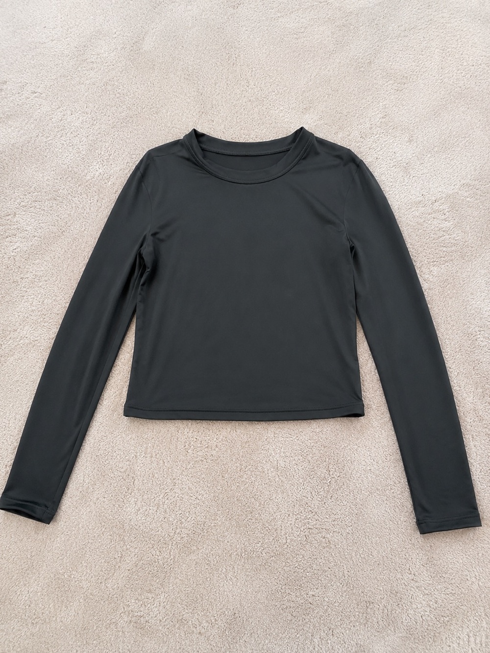 Women’s Long Sleeve Crewneck Top in Black